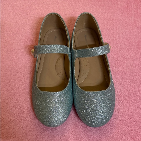 Funkymonkey Other - Light blue glitter girls dress shoes